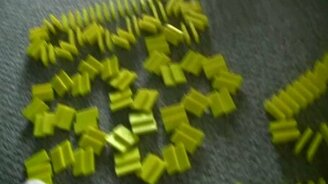 Лучшие трюки с домино - смотреть видео (4:05)