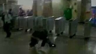 Зайцам метро - смотреть видео (4:18)