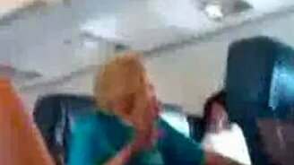 Женщина в полёте - смотреть видео (2:45)