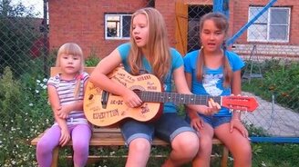 Девчачье трио исполняет Алые паруса - смотреть видео (2:43)