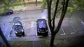 Женский фокус на парковке - смотреть видео (1:46)