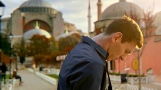 Футболист против баскетболиста - смотреть видео (1:00)