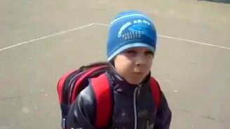 Мальчик разговаривает с закрытым ртом - смотреть видео (2:02)