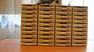 Музыка на 40 флоппи-дисководах - смотреть видео (0:54)