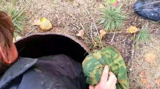 Ребята спасают норку - смотреть видео (4:22)