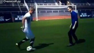 Классный футбольный финт - смотреть видео (0:15)