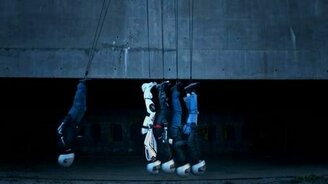 Самое экстремальное испытание шлема - смотреть видео (1:29)