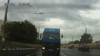 Увернулся от МАЗа - смотреть видео (0:47)