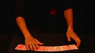 Виртуоз карточных фокусов - смотреть видео (7:19)