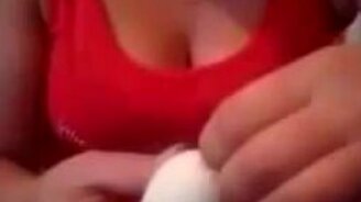 Как очистить яйцо за 5 секунд - смотреть видео (0:40)