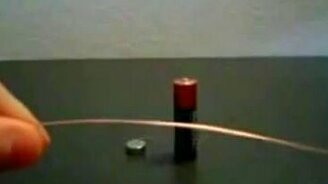 Маленький почти вечный двигатель - смотреть видео (1:03)