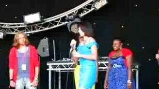 Девушка-битбоксер - смотреть видео (1:00)