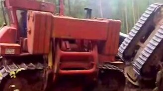 Пустили гусеничный трубач по ветру - смотреть видео (2:00)