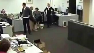 Чисто офисное развлечение - смотреть видео (1:14)