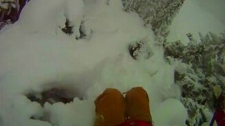 Обнаружили несчастного лыжника - смотреть видео (2:02)