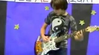 12-летний электрогитарист - смотреть видео (4:21)