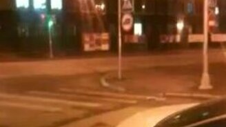 Светофор, который живёт своей жизнью - смотреть видео (2:06)