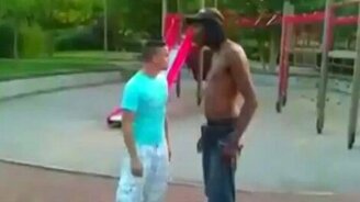 Неожиданно нокаутировал - смотреть видео (0:35)