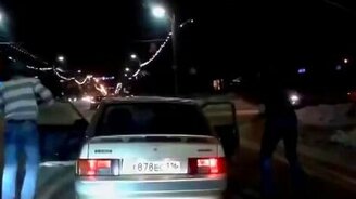 Танец на светофоре - смотреть видео (0:20)