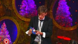 Про новогодние игрушки - смотреть видео (8:04)