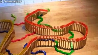 Последовательность из доминошек - смотреть видео (3:24)