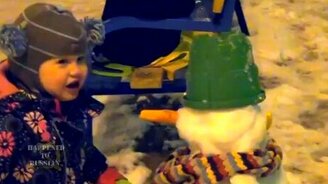 Дети и снеговик - смотреть видео (0:25)