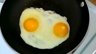 Яичница и рэп - смотреть видео (0:08)