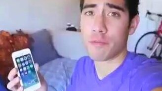 У меня проблема с Айфоном... - смотреть видео (0:07)