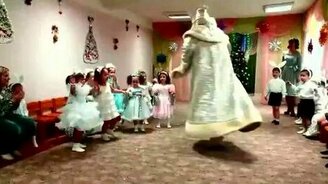 Дед Мороз навеселе - смотреть видео (1:41)