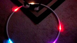 Коты и светящийся хула-хуп - смотреть видео (0:59)