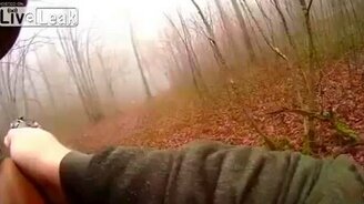 Кабан проучил охотника - смотреть видео (0:20)