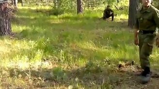 Мастер метания сапёрных лопат - смотреть видео (0:14)