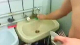 Дуэт с водопроводным краном - смотреть видео (0:35)