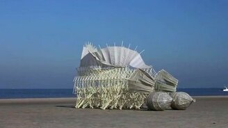 Скульптуры, движущиеся засчёт ветра - смотреть видео (3:55)