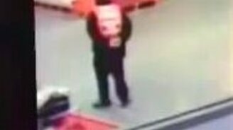 Спасла новорожденного - смотреть видео (0:09)