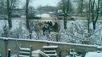 Наши обходятся без эвакуатора - смотреть видео (2:46)