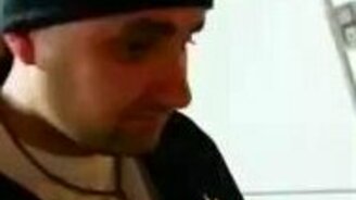 Съел ложку корицы на спор - смотреть видео (1:16)