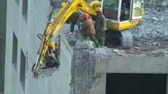 Рисковый строитель - смотреть видео (2:55)