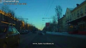 Взрыв троллейбусного колеса - смотреть видео (0:11)