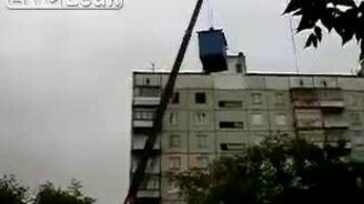 Обрушение мусорного контейнера с высоты - смотреть видео (0:35)