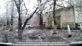 Невероятное везение водителя - смотреть видео (0:33)