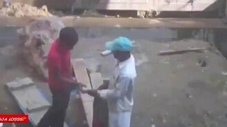 Человек против лазерной указки - смотреть видео (2:10)