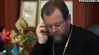 Оригинальный рингтон у божьего слуги - смотреть видео (1:10)