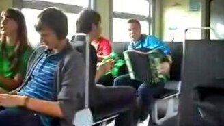 Задорные песни под гармошку - смотреть видео (3:57)