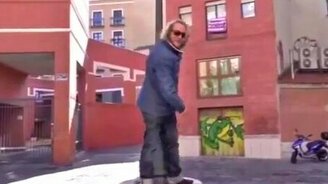 Обнаружил бракованный столб - смотреть видео (0:18)