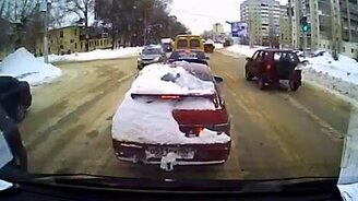 Да поворотник не видно! - смотреть видео (1:57)