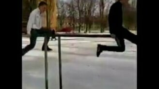 Стой, телефон отдай! - смотреть видео (0:20)