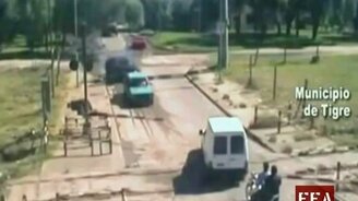 Люди спасают друг друга - смотреть видео (7:09)