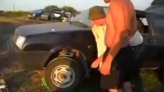 Способ завести машину - смотреть видео (0:24)