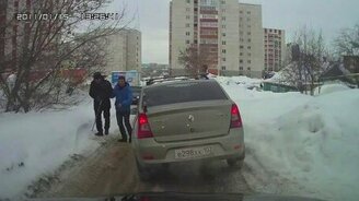 Отзывчивый молодой водитель - смотреть видео (0:48)